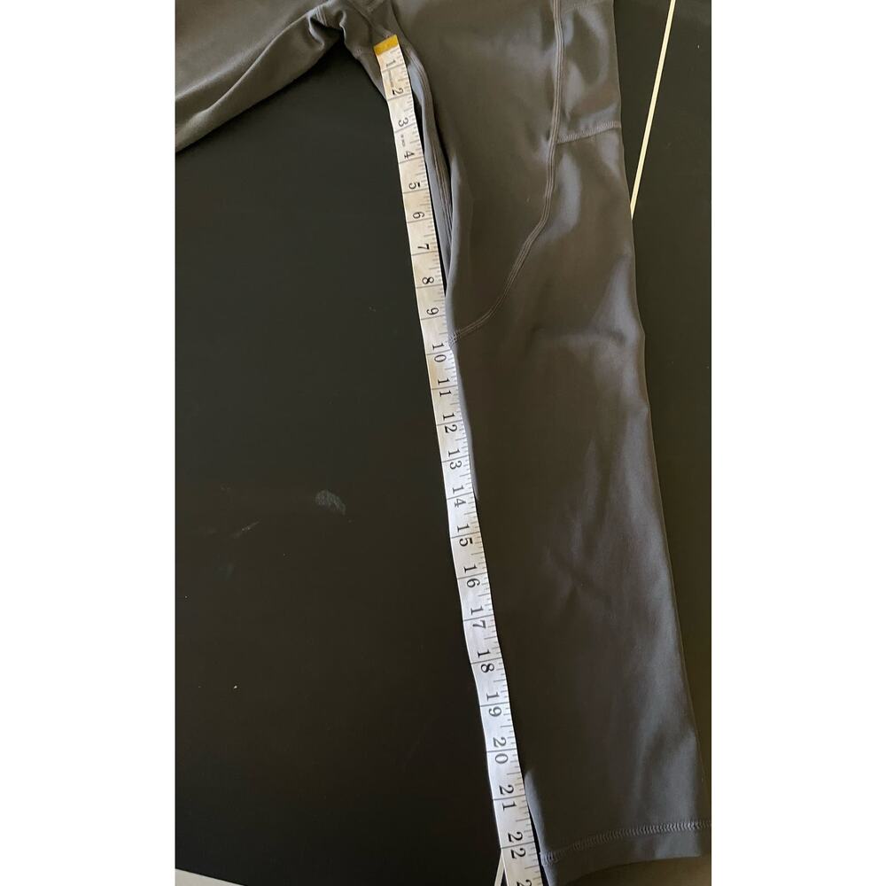 Zyia Women's grey leggings with pockets, size small Hi-Rise athleisure yoga - Picture 7 of 7